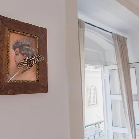 Lovelystay - Chiado 2 Bedroom Charm! Daire