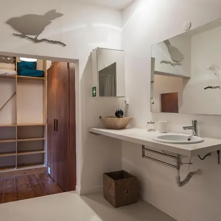 Lovelystay - Chiado 2 Bedroom Charm! Daire
