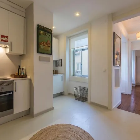 Daire Lovelystay - Chiado 2 Bedroom Charm! Lisboa