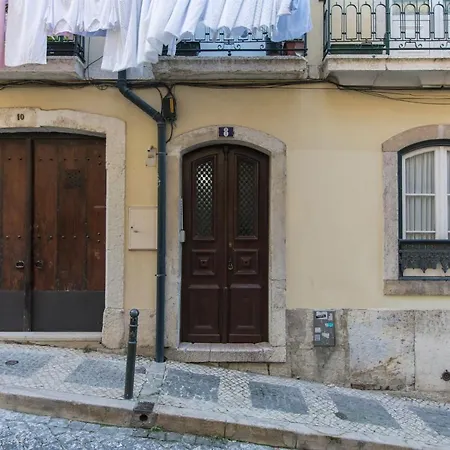 Daire Lovelystay - Chiado 2 Bedroom Charm! Lisboa